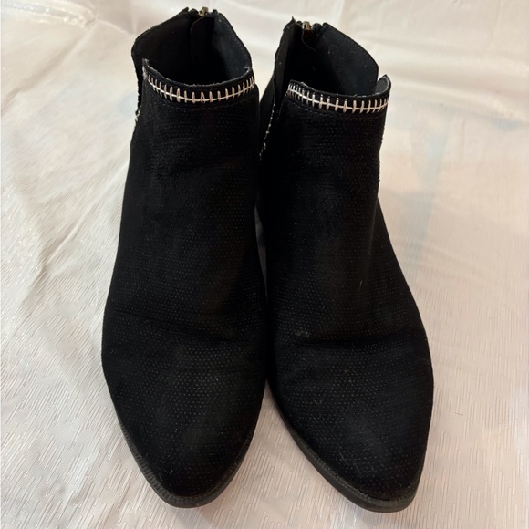 QUPID Women’s Black Fabric Booties SZ 7/7.5 Sliver White Stitching Back Zippers - Picture 2 of 10
